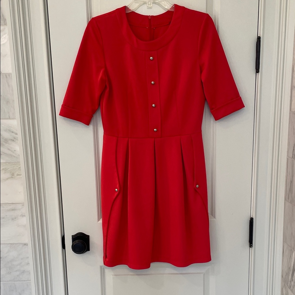 Emploi Button-Front Dress